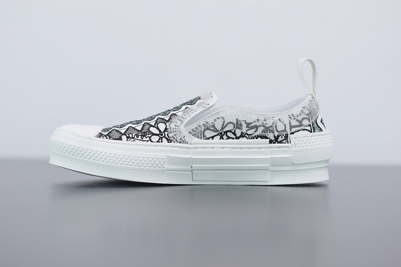 dio* x converse sneaker