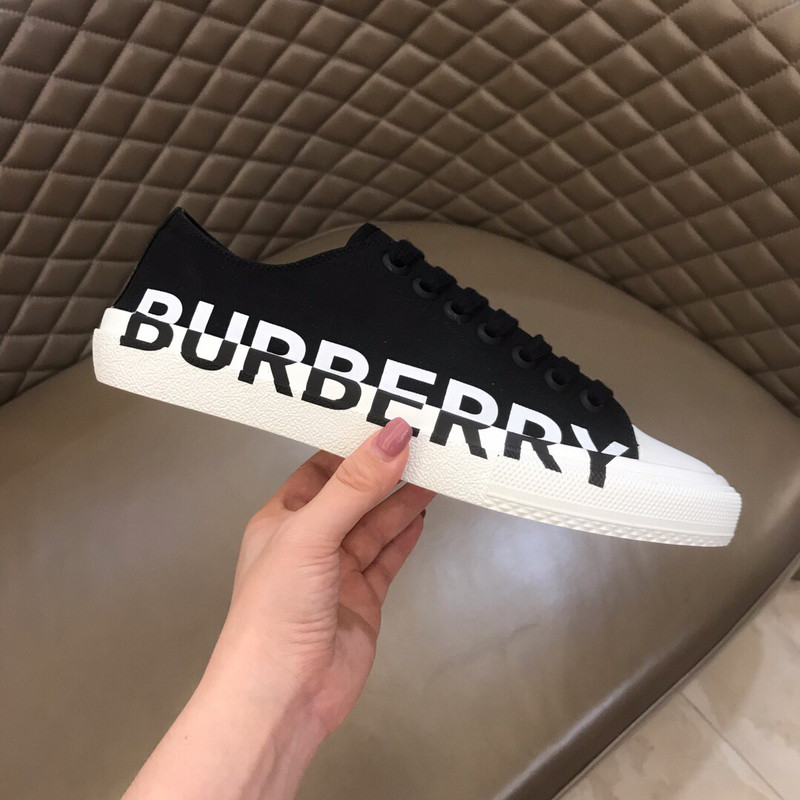 B**rry sneaker