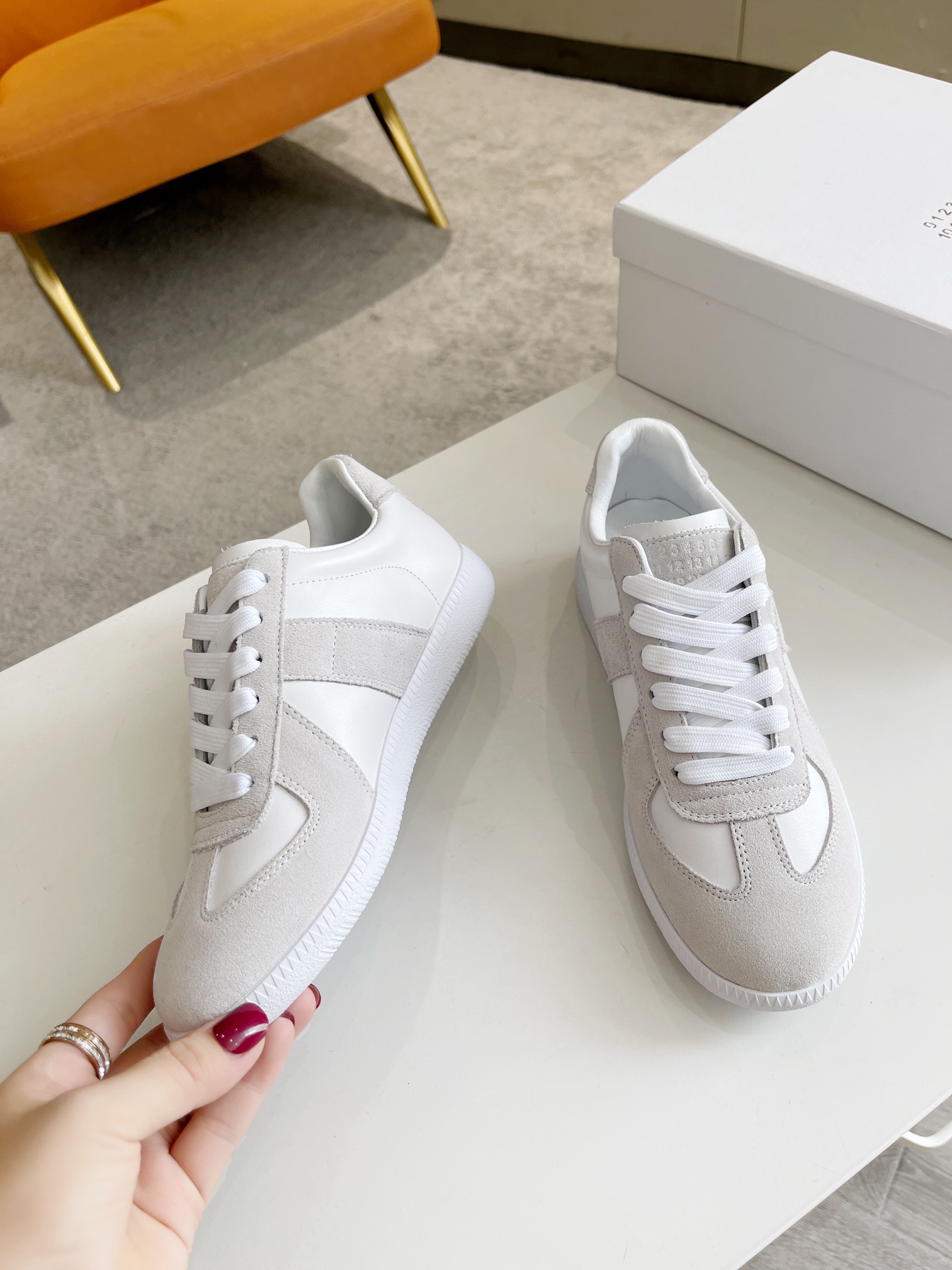 ma*s*n Ma*i*la sneaker