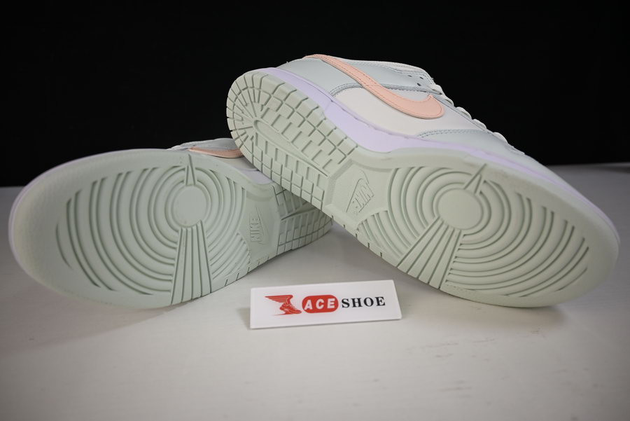 nike sb dunk low barely green (w) dd1503-104