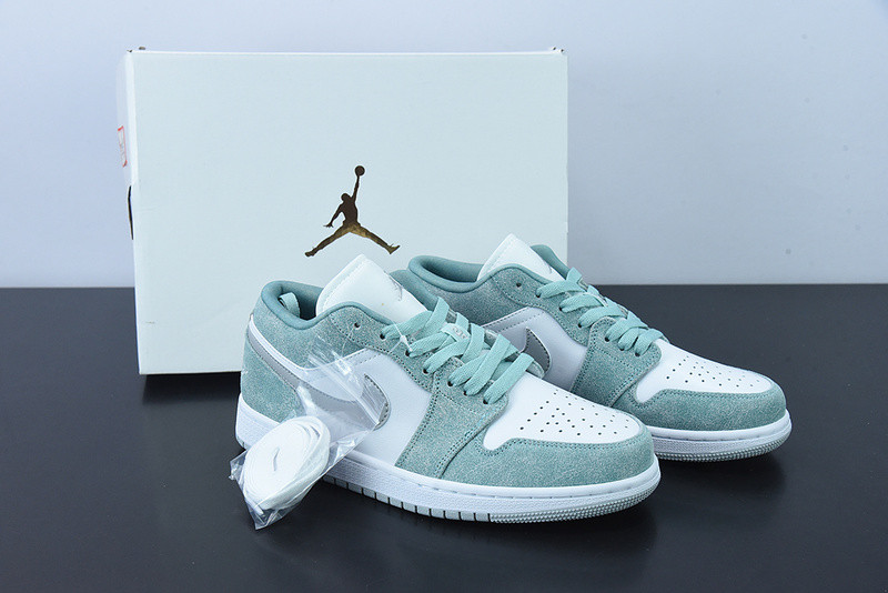 air jordan 1 low “new emerald” dn3705-301