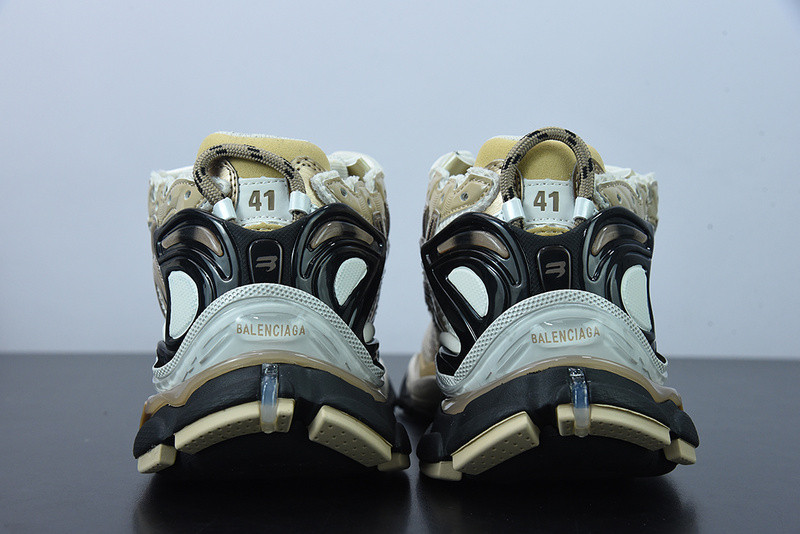 Ba*len*cia*ga runner sneaker