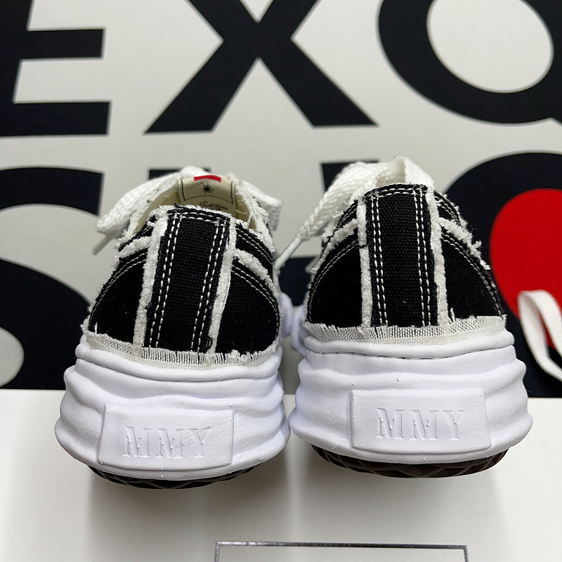 Ma*s*n mihara yasuhiro sneaker