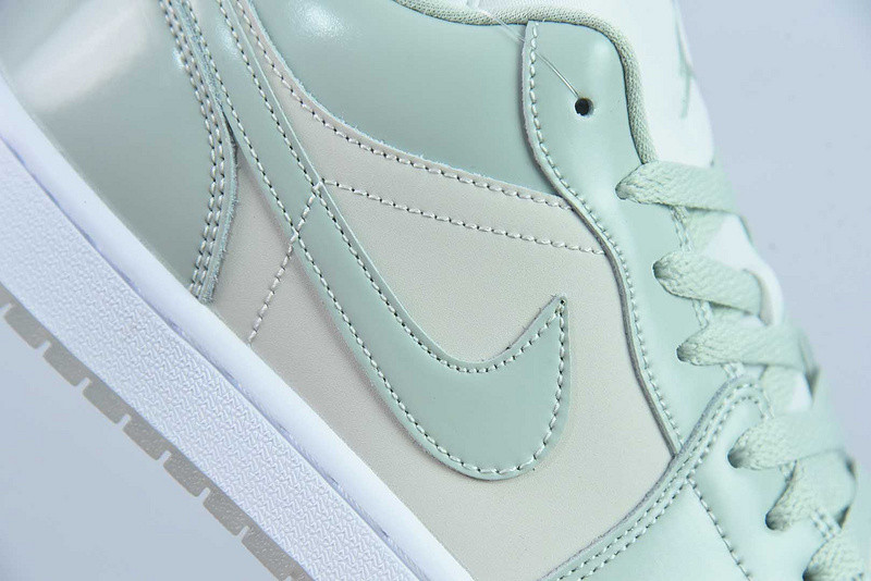 Air Jordan 1 Low SE Seafoam HF4078-100