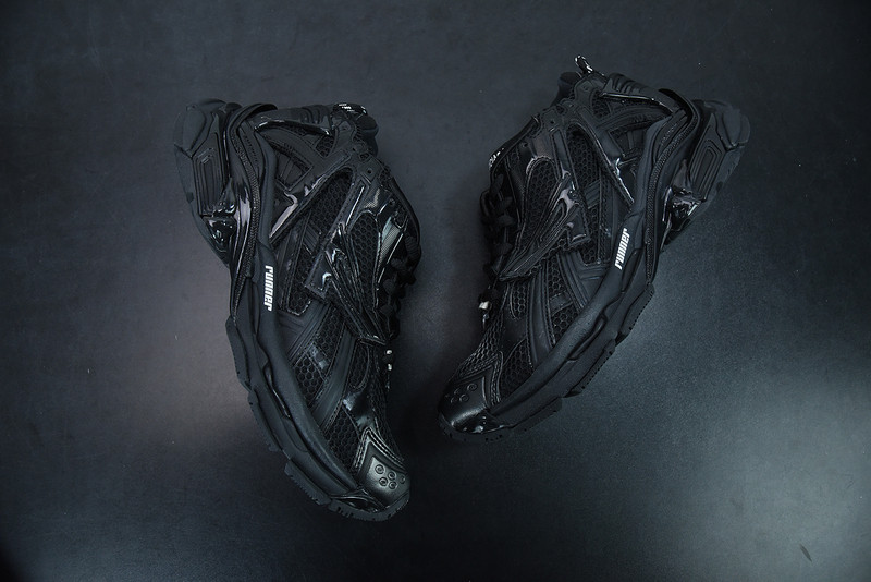 Ba*len*cia*ga runner sneaker