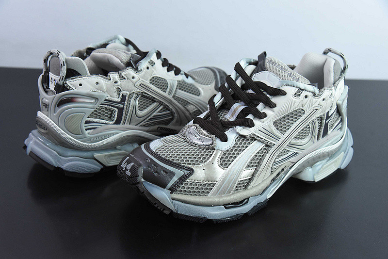 Ba*len*cia*ga runner sneaker