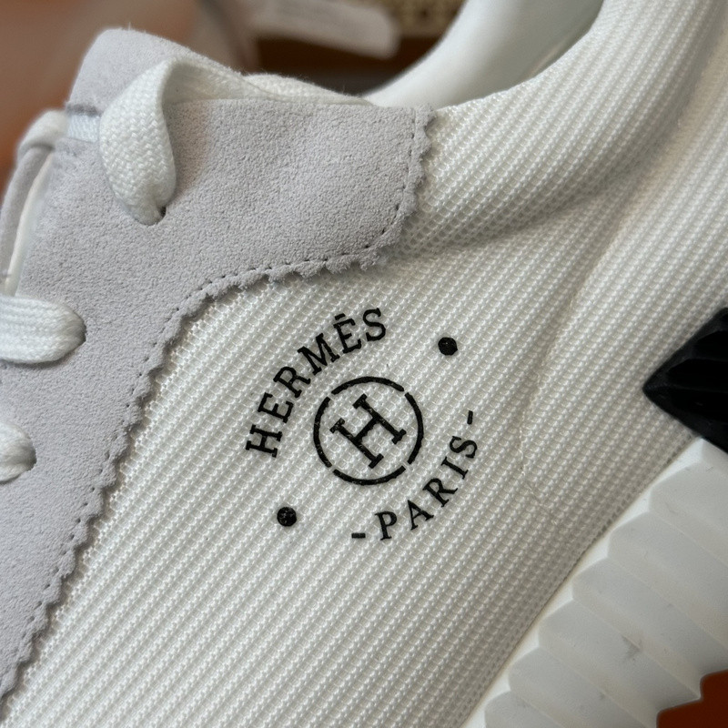 H**mes sneaker
