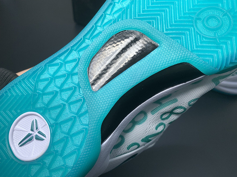 nike kobe 8 protro radiant emerald fq3549-101