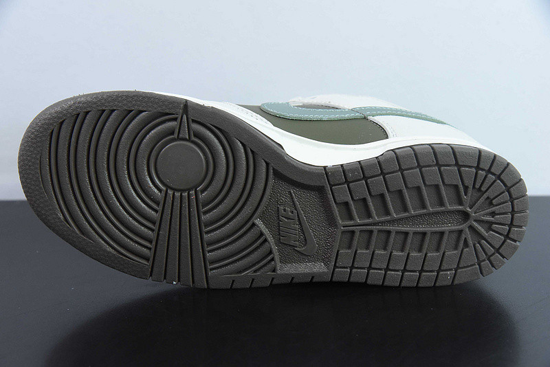 Nike Dunk Low “Year of the Snake” HV5980-231