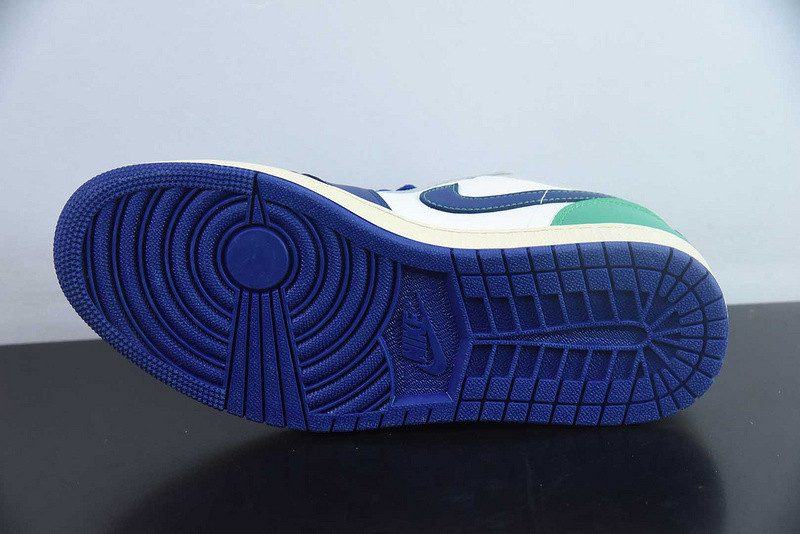Air Jordan 1 Low “Seahawks” 553558-147
