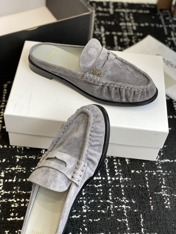 SAINT LAURENT Sneaker