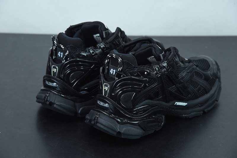 Ba*len*cia*ga runner sneaker