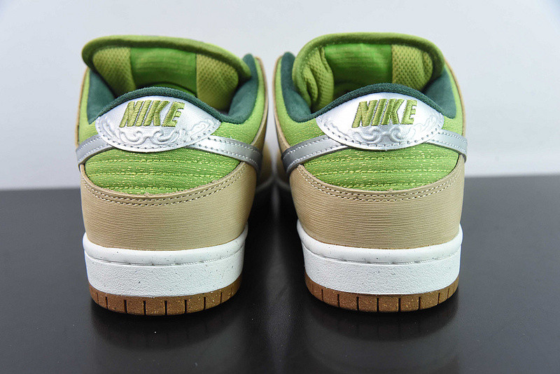 nike sb dunk low "escargot" fq7585-200