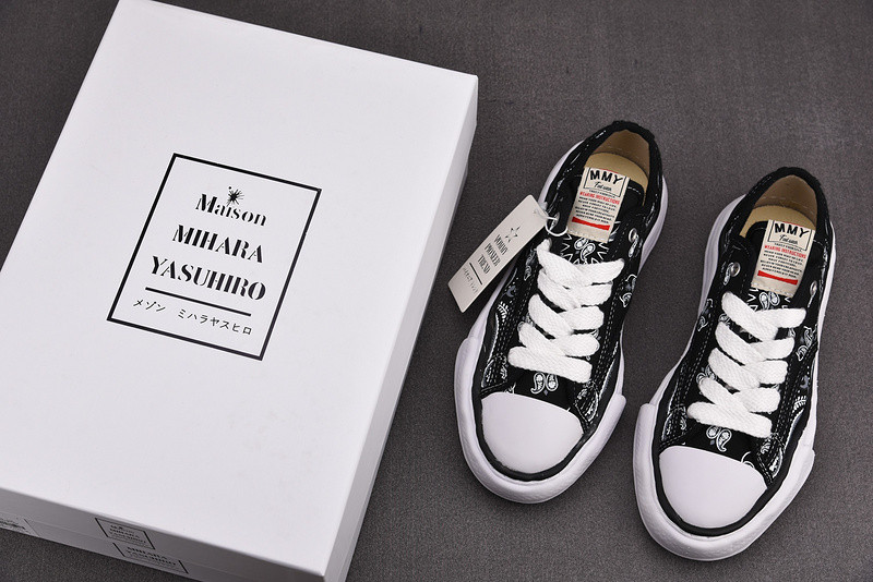 Ma*s*n mihara yasuhiro sneaker