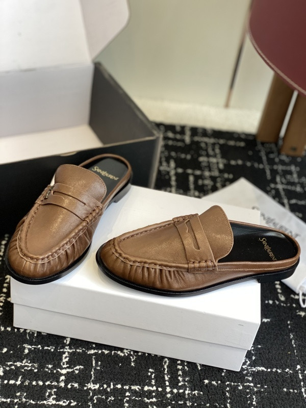 SAINT LAURENT Sneaker