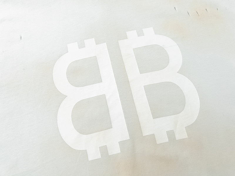 Ba*len*cia*ga clothes