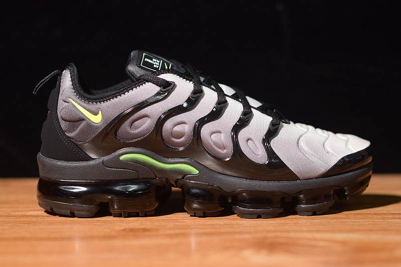 nike air vapormax plus "neon 95" 924453-009